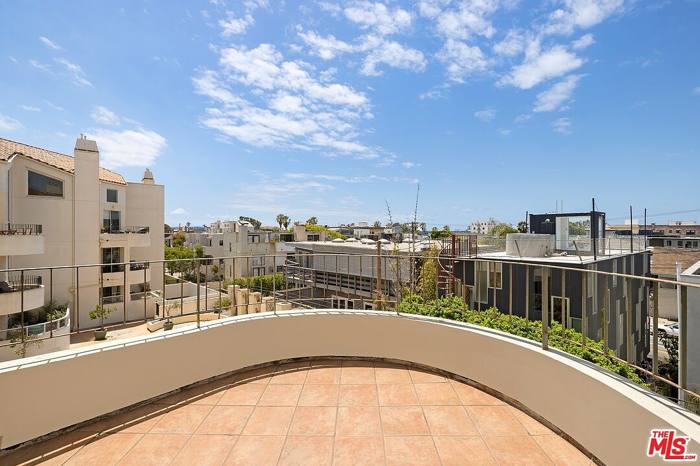 235 Main St APT 316, Venice, CA 90291, photo 17