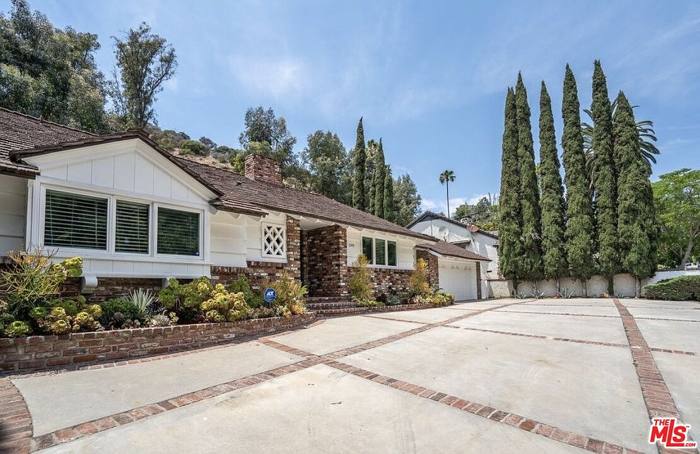 2201 Coldwater Canyon Dr, Beverly Hills, CA 90210, photo 2